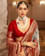 Women Woven Saree with Contrast Border - Image 2